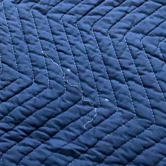 🏈 football stadium bench blanket. Quilted reversible. Rolls up compact used - Picture 8 of 12